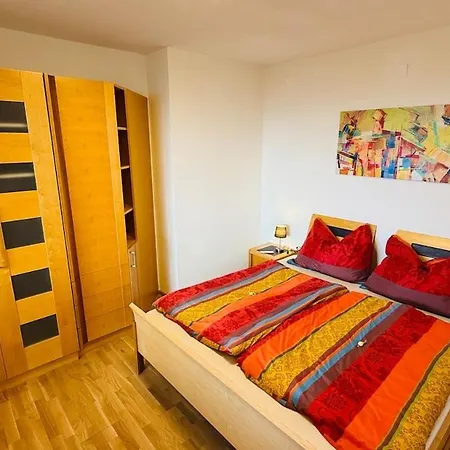 Gartenwohnung Mit Weitblick *