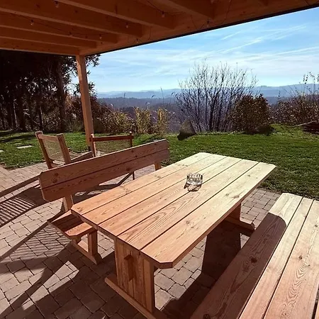 Gartenwohnung Mit Weitblick *